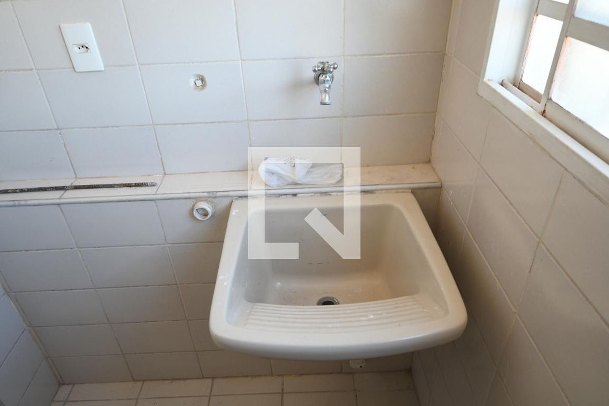 Apartamento à Venda - Jardim Flamboyant, 2 Quartos,  150 m2 em , Campinas - sp | SoloBR
