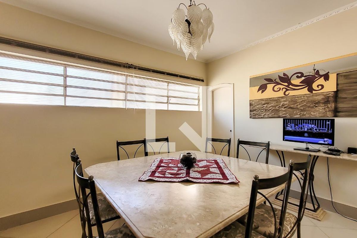 Casa à Venda - Mansões Santo Antônio, 4 Quartos,  650 m2 em , Campinas - sp | SoloBR