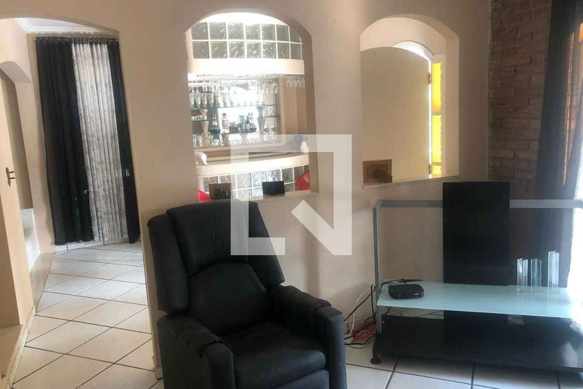 Casa, 3 quartos, 180 m² - Foto 2