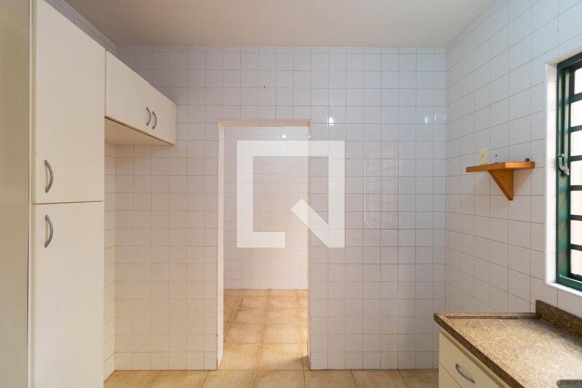 Casa à Venda - Taquaral, 3 Quartos,  257 m2 em , Campinas - sp | SoloBR