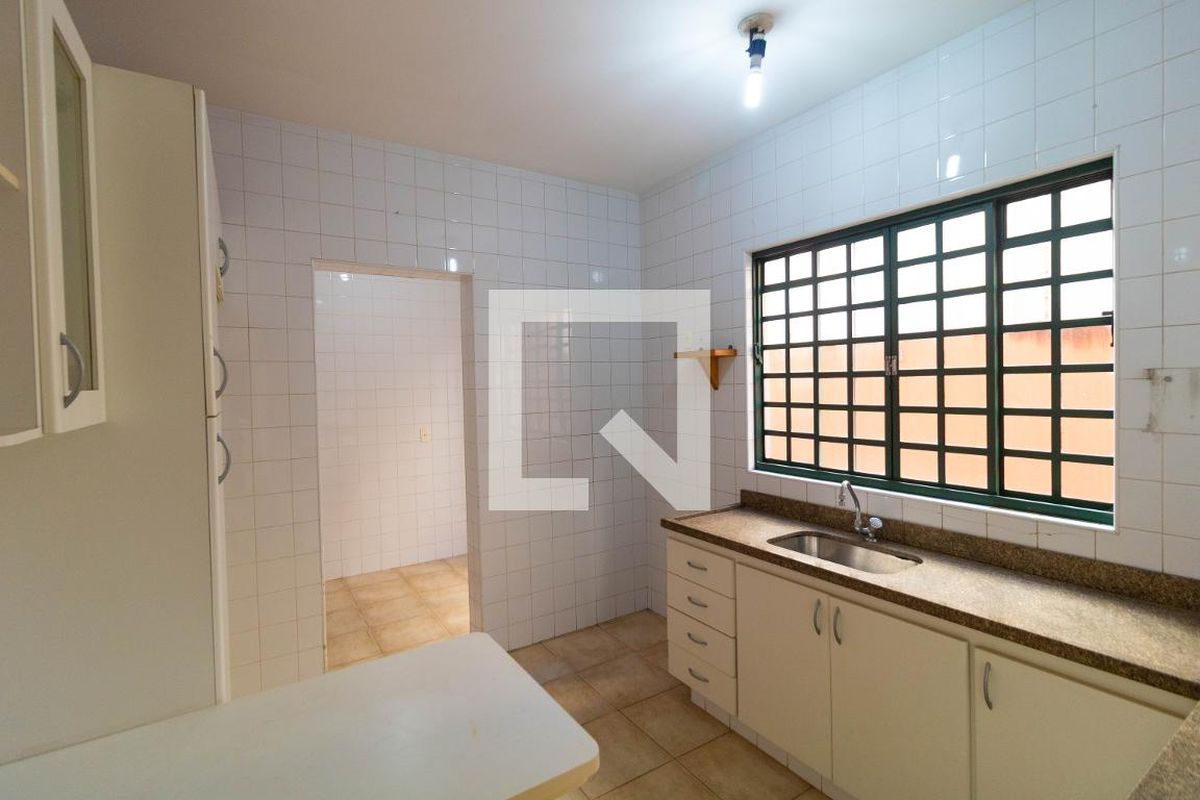 Casa à Venda - Taquaral, 3 Quartos,  257 m2 em , Campinas - sp | SoloBR