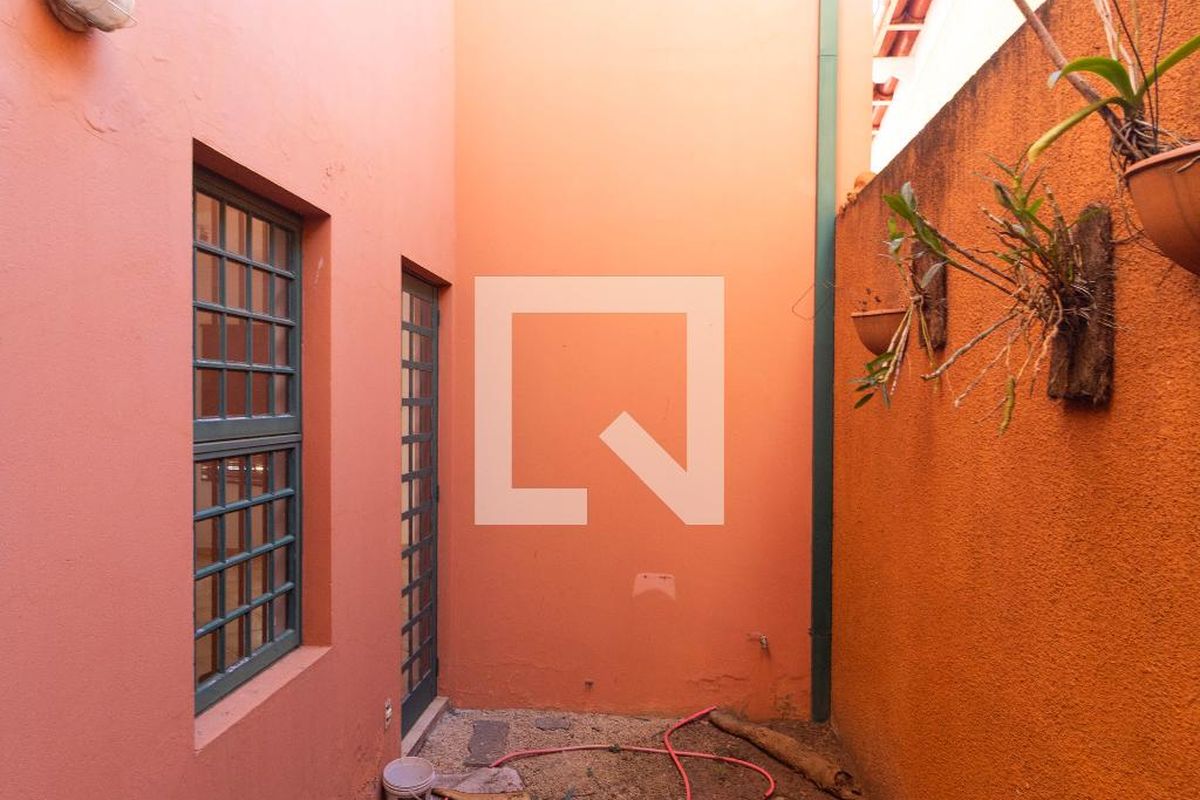 Casa à Venda - Taquaral, 3 Quartos,  257 m2 em , Campinas - sp | SoloBR