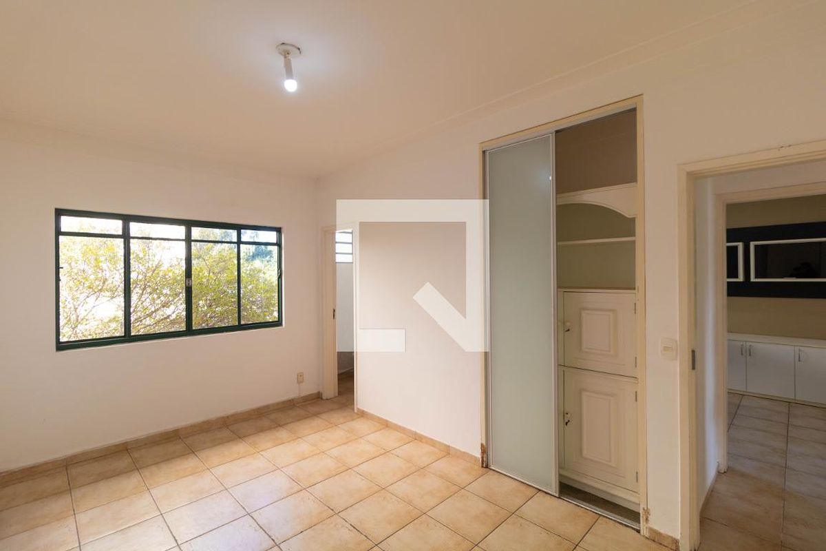 Casa à Venda - Taquaral, 3 Quartos,  257 m2 em , Campinas - sp | SoloBR