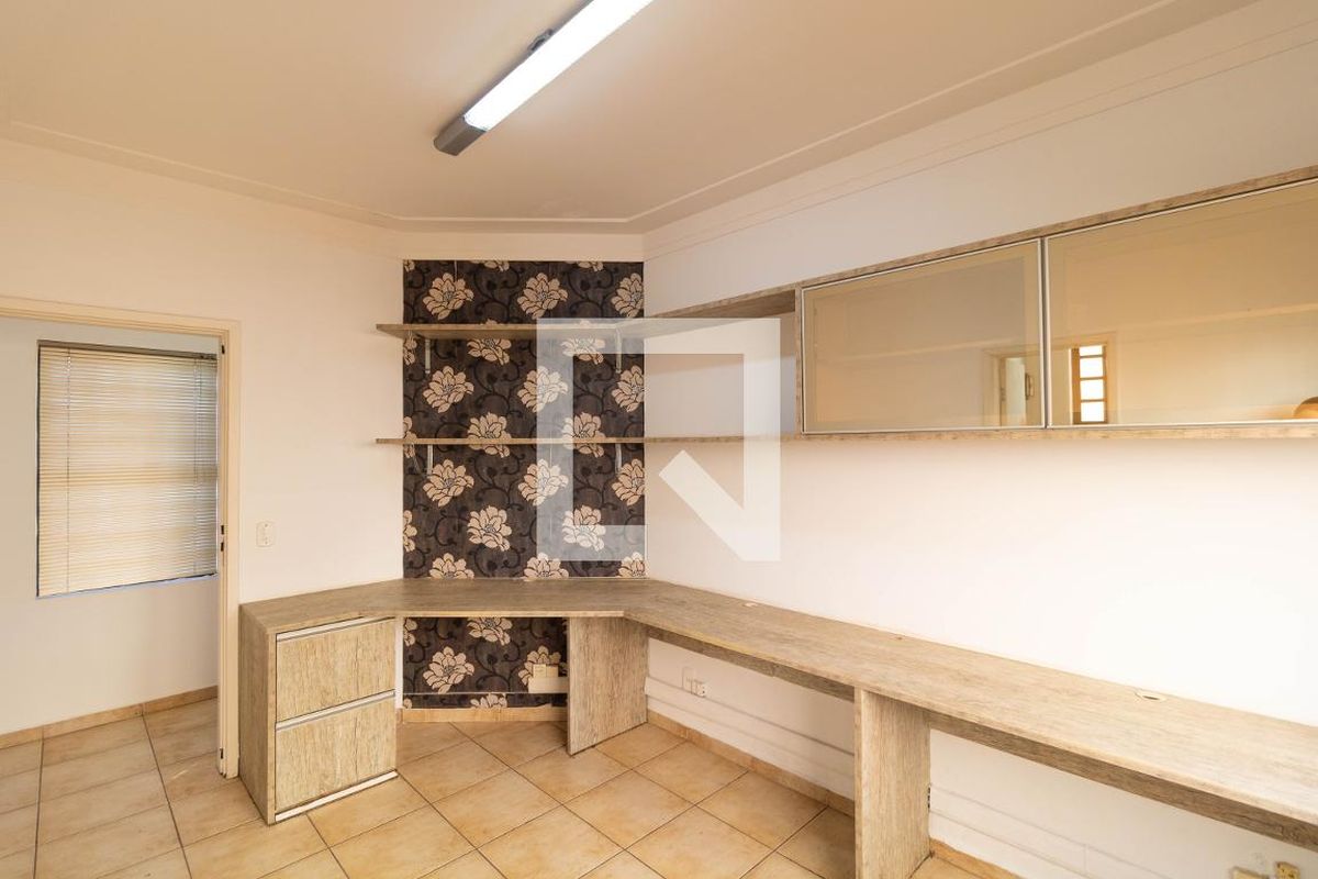Casa à Venda - Taquaral, 3 Quartos,  257 m2 em , Campinas - sp | SoloBR