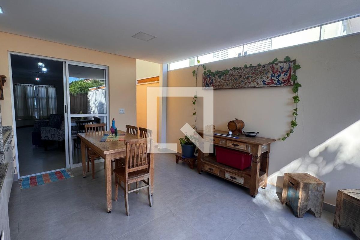 Casa à Venda - Parque Prado, 3 Quartos,  132 m2 em , Campinas - sp | SoloBR