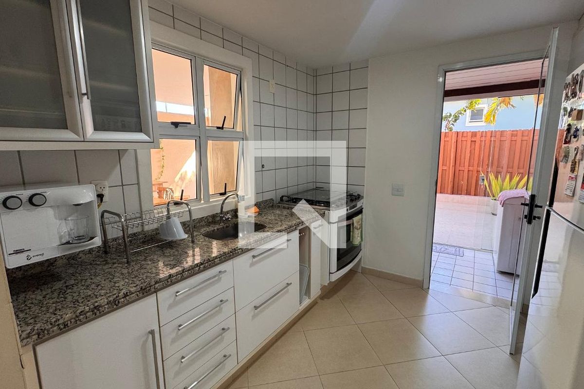 Casa à Venda - Parque Prado, 3 Quartos,  132 m2 em , Campinas - sp | SoloBR