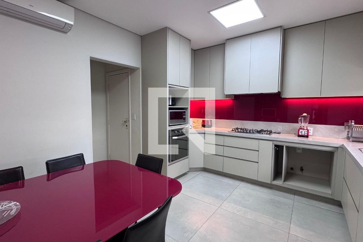 Casa à Venda - Parque Prado, 6 Quartos,  334 m2 em , Campinas - sp | SoloBR