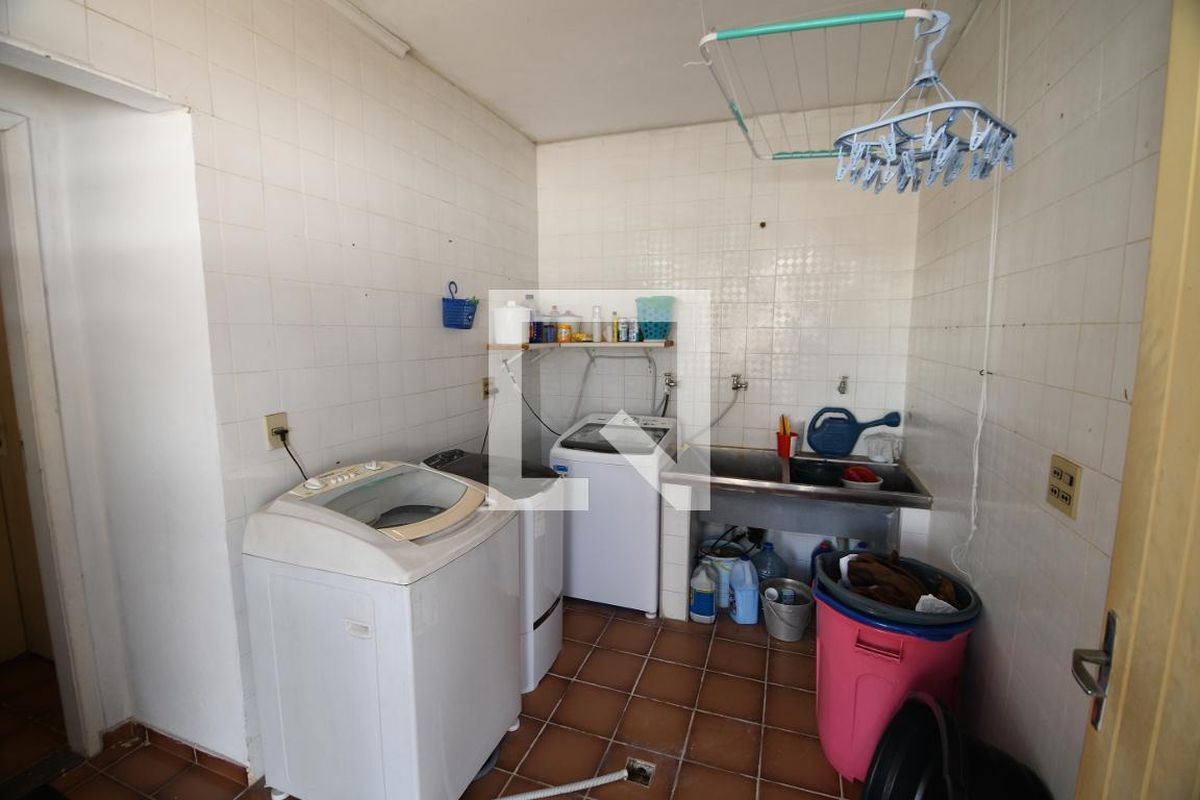 Casa à Venda - Taquaral, 4 Quartos,  340 m2 em , Campinas - sp | SoloBR