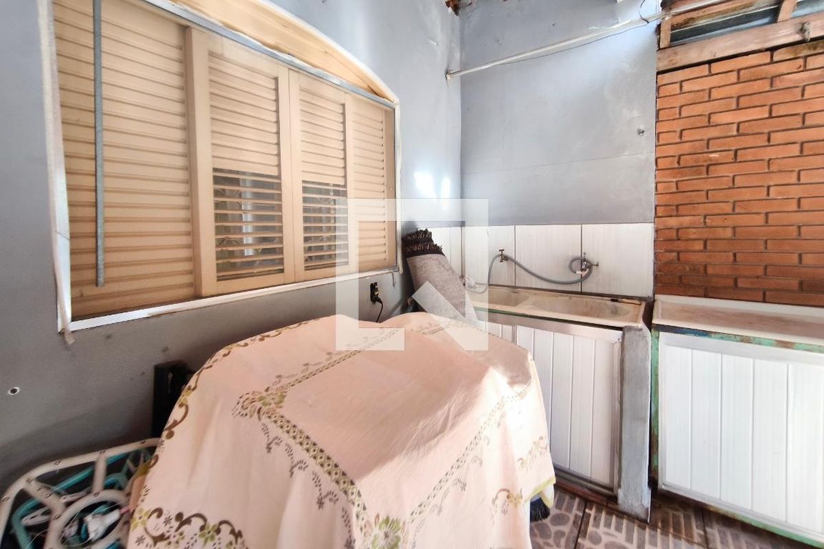 Casa à Venda - Jardim do Lago, 5 Quartos,  180 m2 em , Campinas - sp | SoloBR