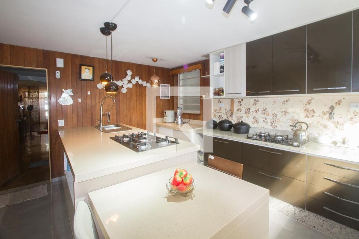 Casa, 3 quartos, 218 m² - Foto 29