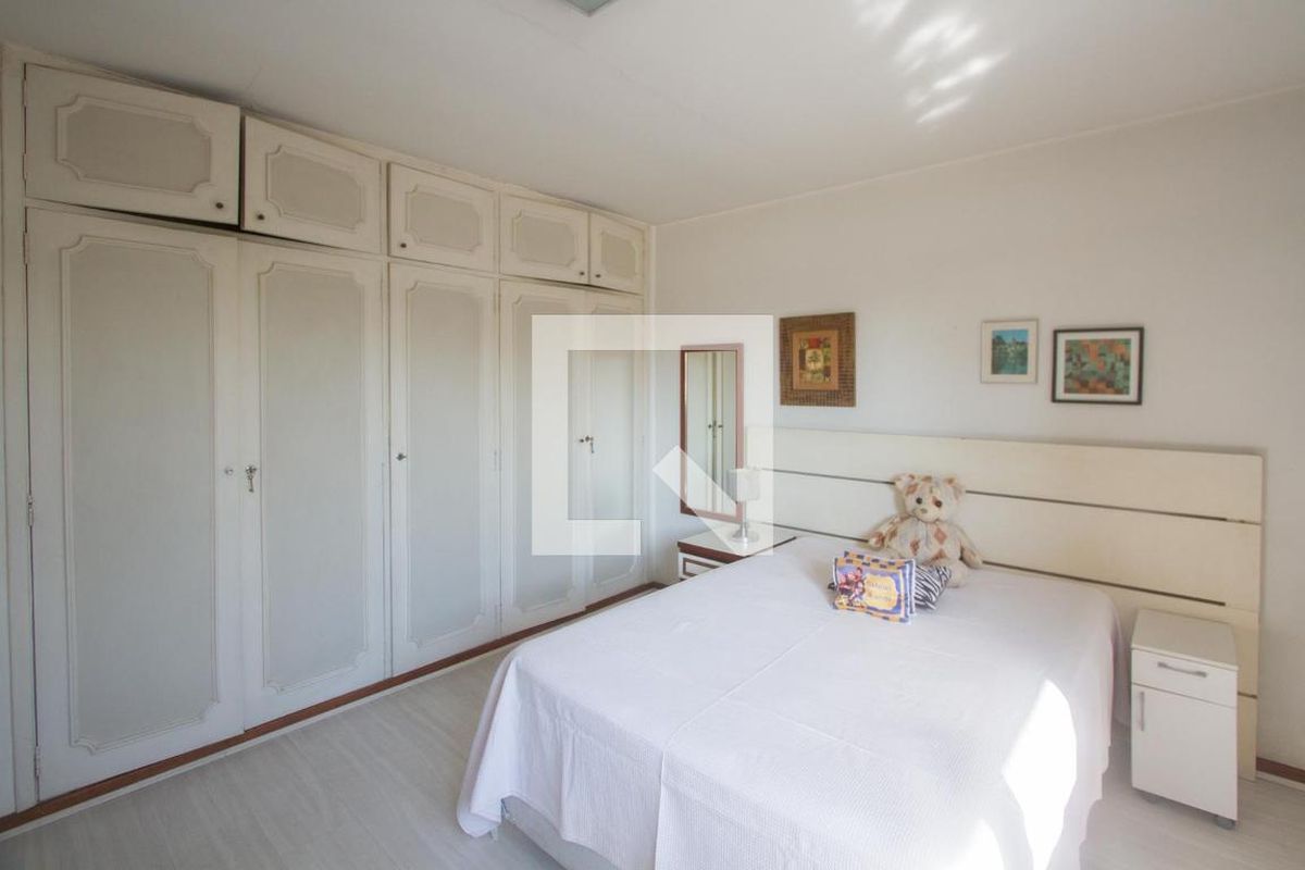 Casa, 3 quartos, 218 m² - Foto 11