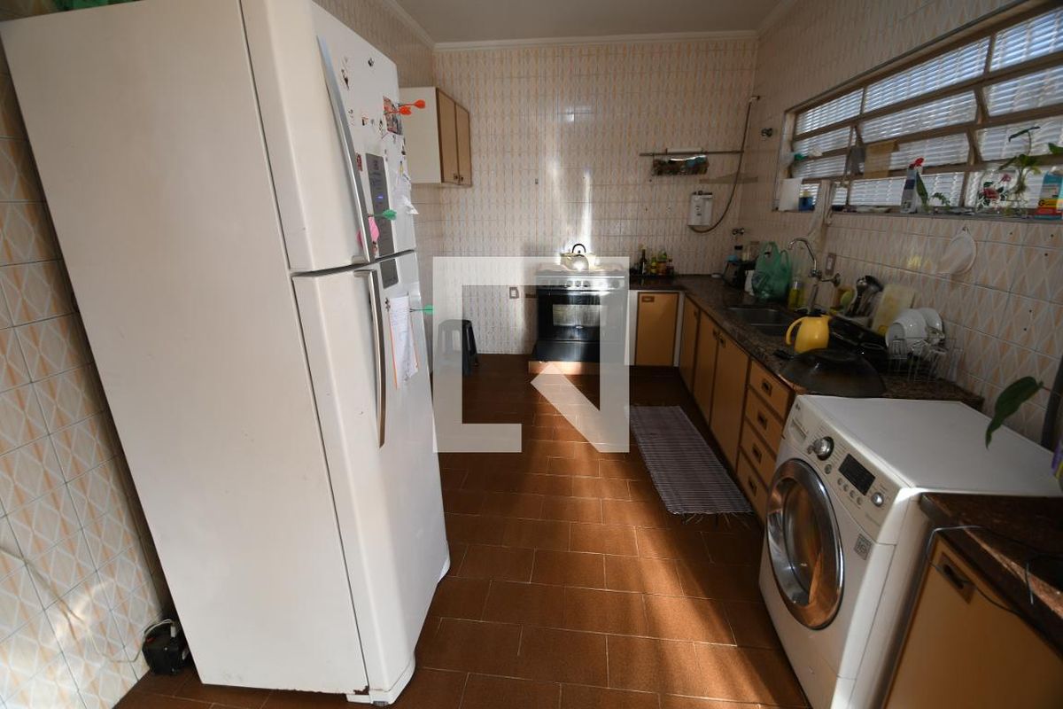Casa à Venda - Guanabara, 3 Quartos,  330 m2 em , Campinas - sp | SoloBR