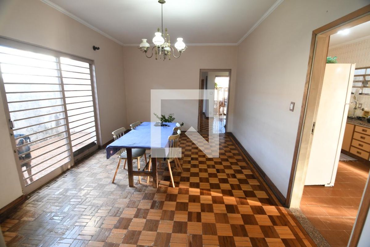 Casa à Venda - Guanabara, 3 Quartos,  330 m2 em , Campinas - sp | SoloBR