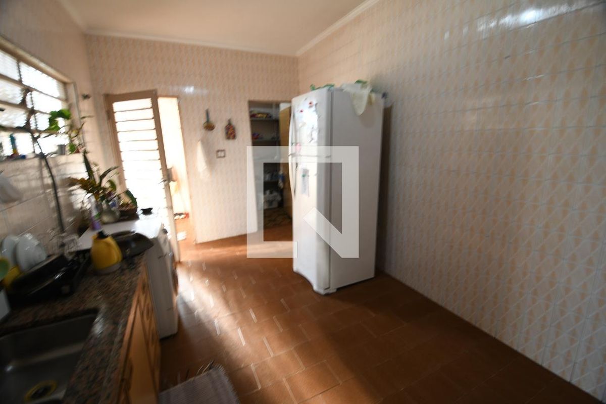 Casa à Venda - Guanabara, 3 Quartos,  330 m2 em , Campinas - sp | SoloBR