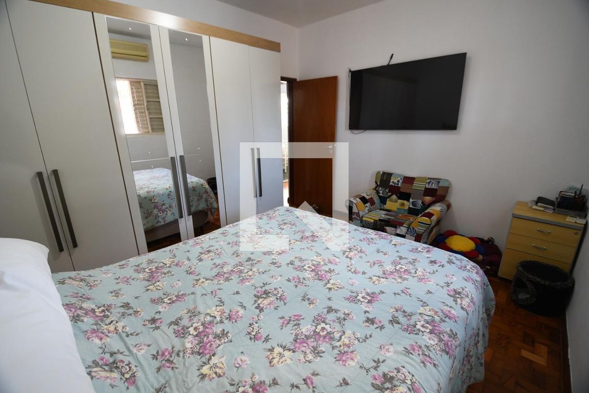 Casa à Venda - Taquaral, 2 Quartos,  255 m2 em , Campinas - sp | SoloBR