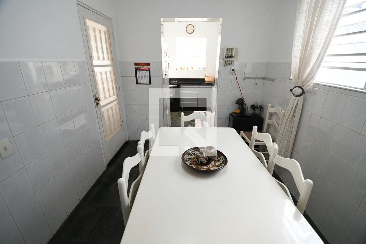 Casa à Venda - Taquaral, 2 Quartos,  255 m2 em , Campinas - sp | SoloBR