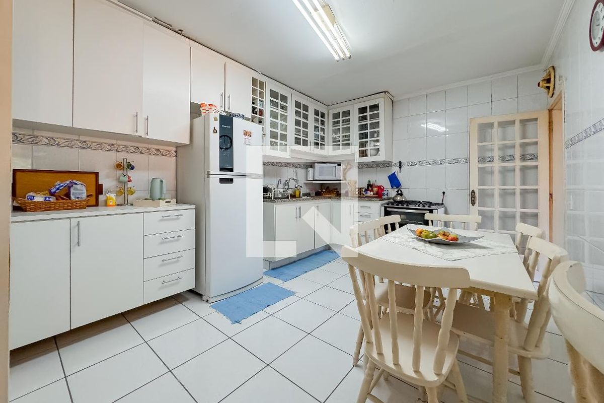 Casa, 3 quartos, 256 m² - Foto 35