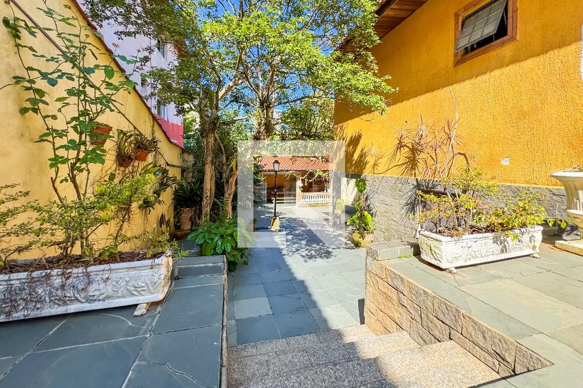 Casa, 3 quartos, 256 m² - Foto 47