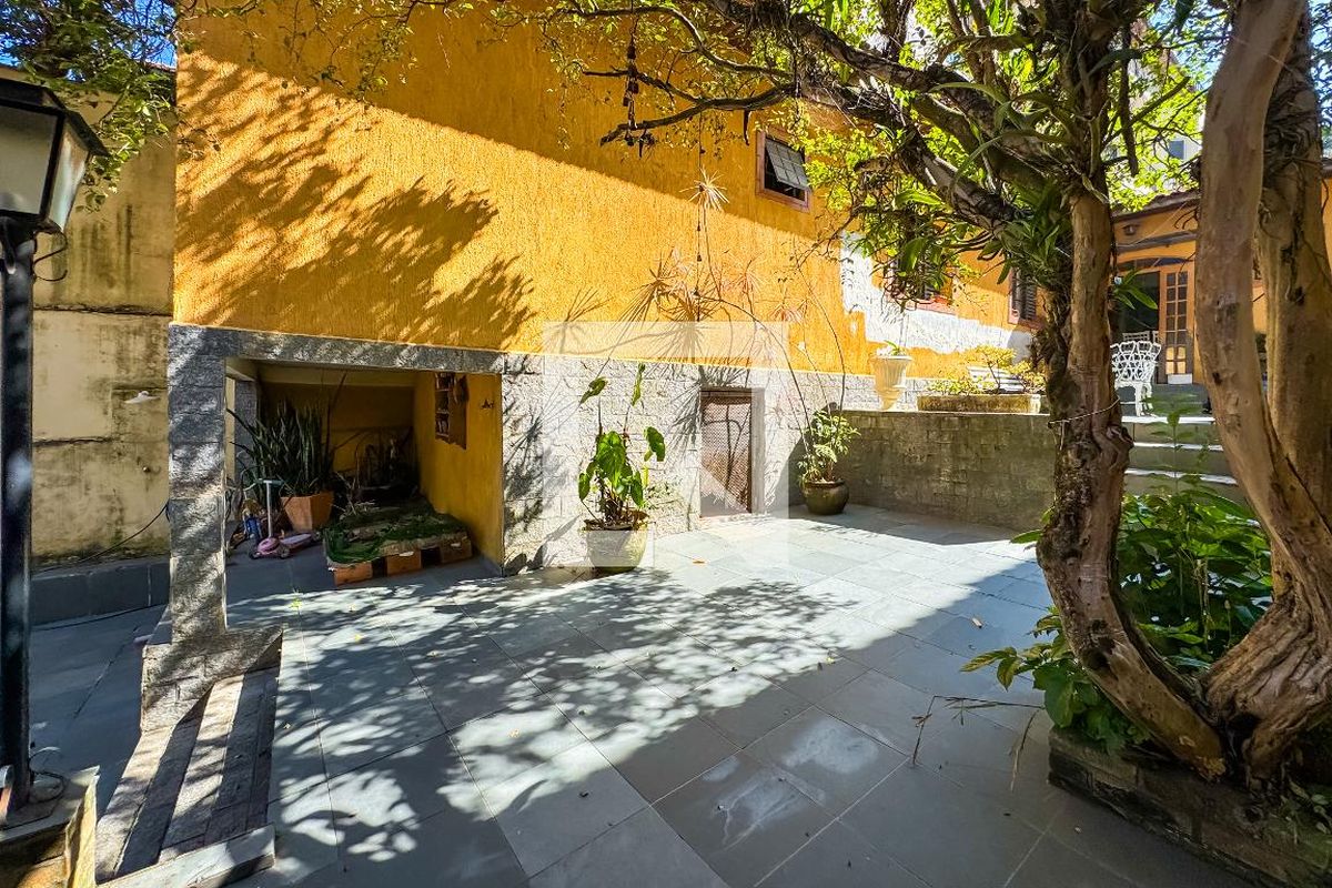 Casa, 3 quartos, 256 m² - Foto 48