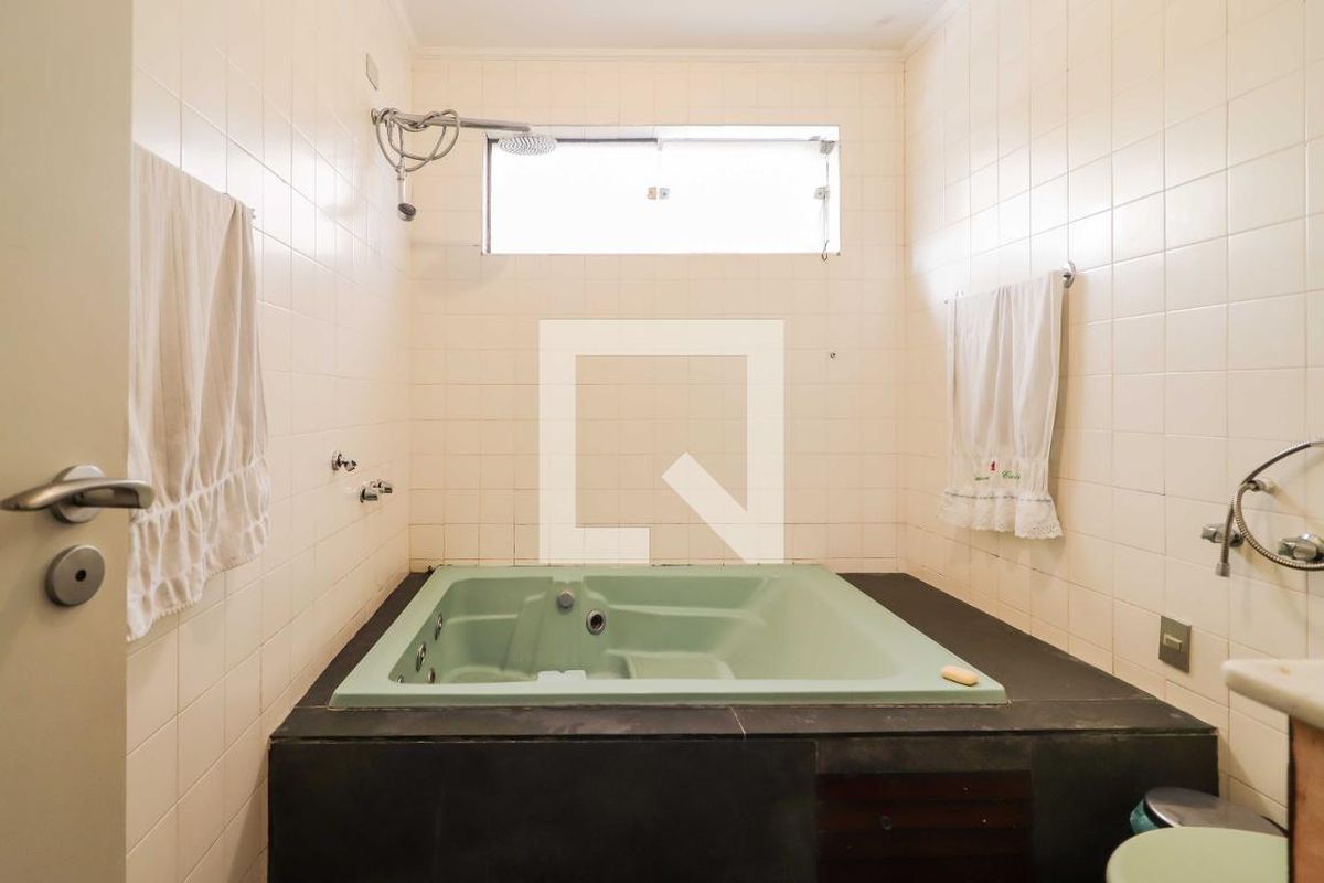Casa, 3 quartos, 258 m² - Foto 44