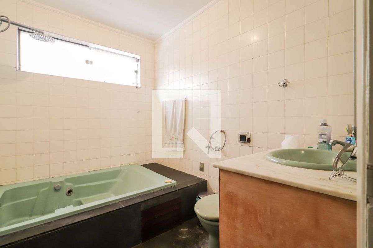 Casa, 3 quartos, 258 m² - Foto 46