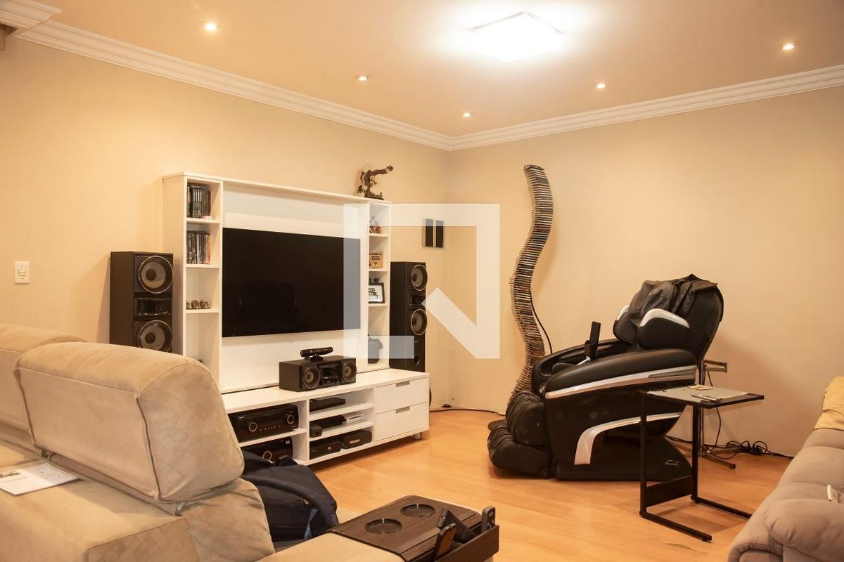 Casa, 3 quartos, 234 m² - Foto 1