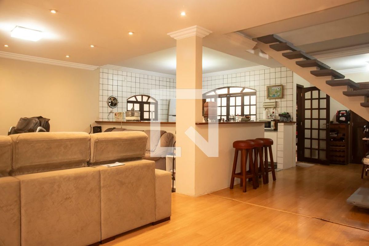 Casa, 3 quartos, 234 m² - Foto 2
