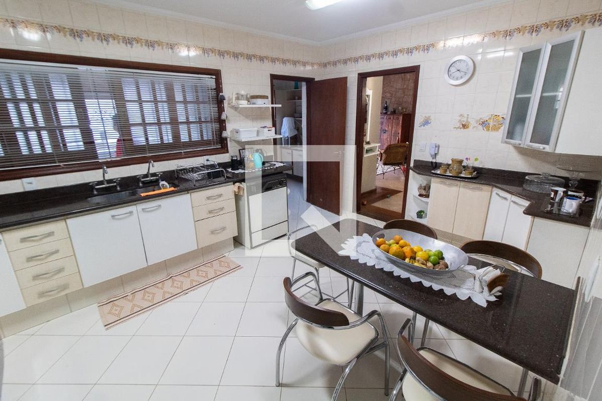 Casa à Venda - Jardim Planalto, 3 Quartos,  284 m2 em , Campinas - sp | SoloBR