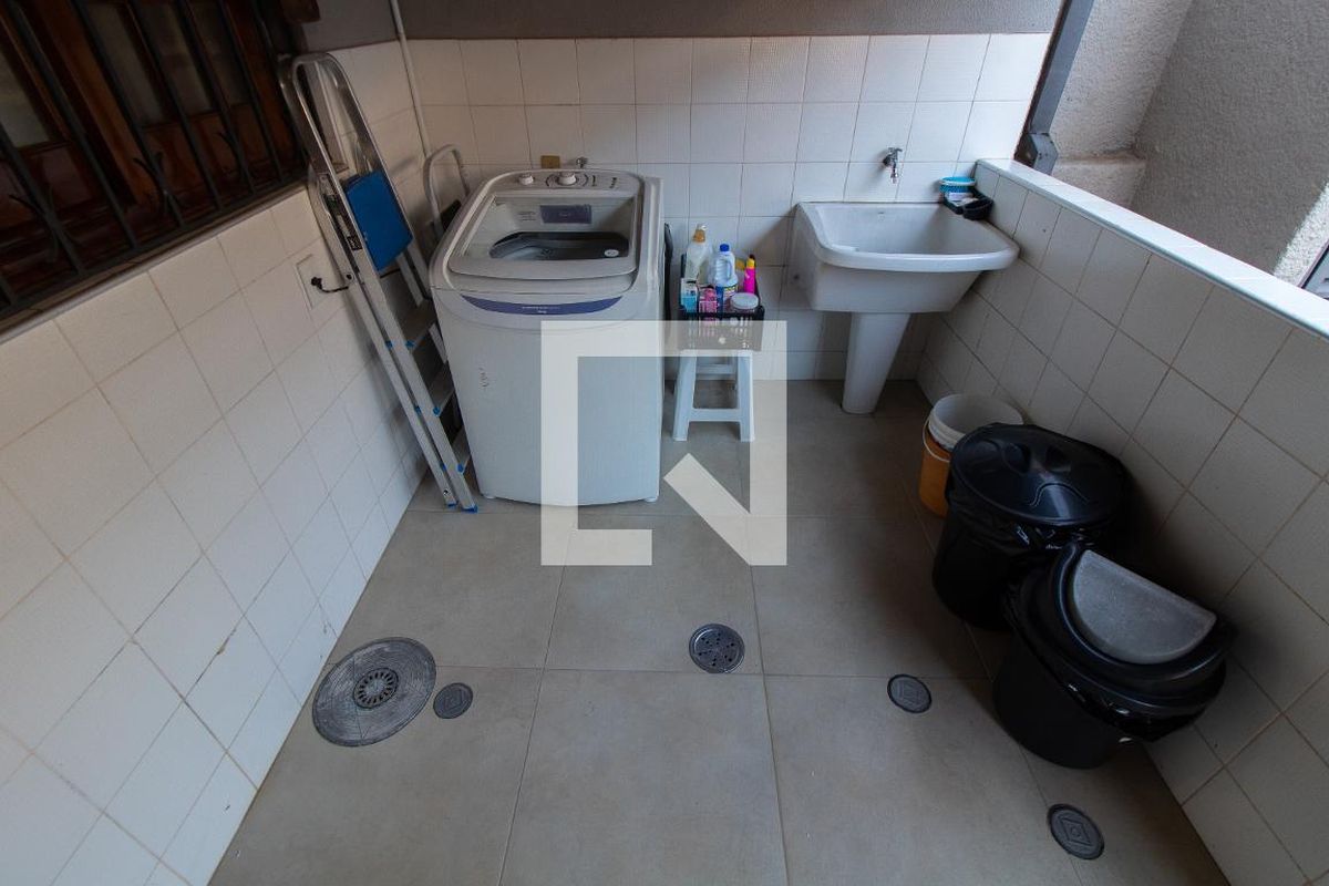Casa à Venda - Jardim Planalto, 3 Quartos,  284 m2 em , Campinas - sp | SoloBR