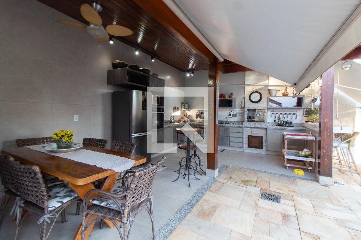 Casa à Venda - Jardim Planalto, 3 Quartos,  284 m2 em , Campinas - sp | SoloBR