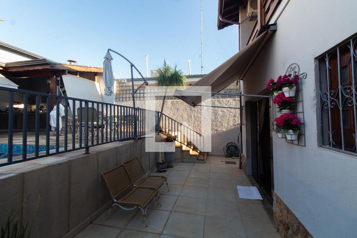 Casa à Venda - Jardim Planalto, 3 Quartos,  284 m2 em , Campinas - sp | SoloBR