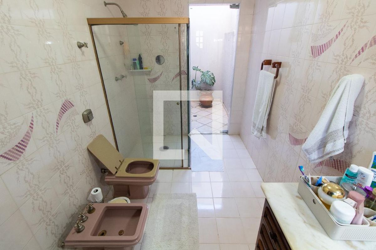 Casa à Venda - Jardim Planalto, 3 Quartos,  284 m2 em , Campinas - sp | SoloBR