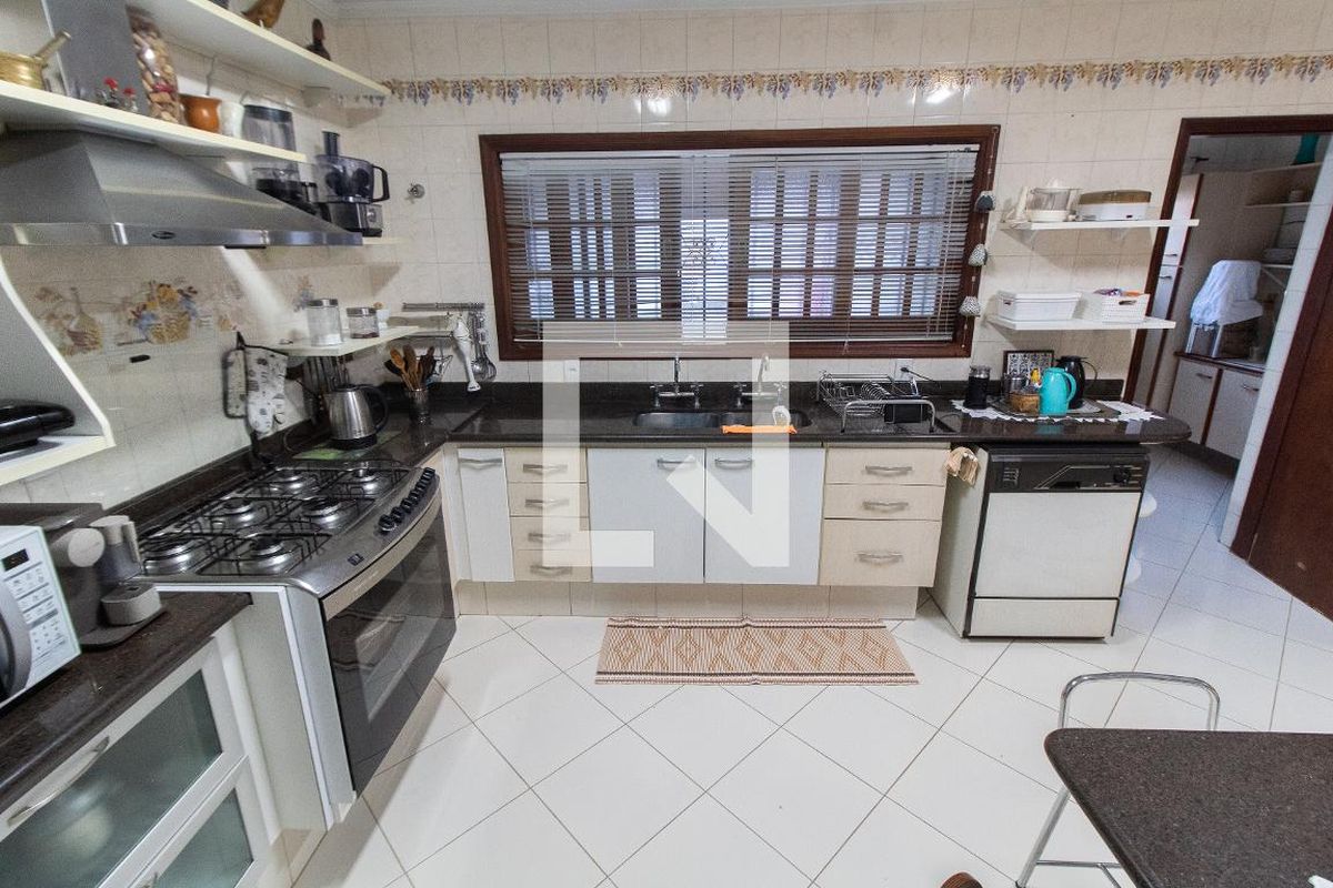 Casa à Venda - Jardim Planalto, 3 Quartos,  284 m2 em , Campinas - sp | SoloBR