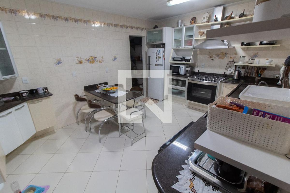 Casa à Venda - Jardim Planalto, 3 Quartos,  284 m2 em , Campinas - sp | SoloBR