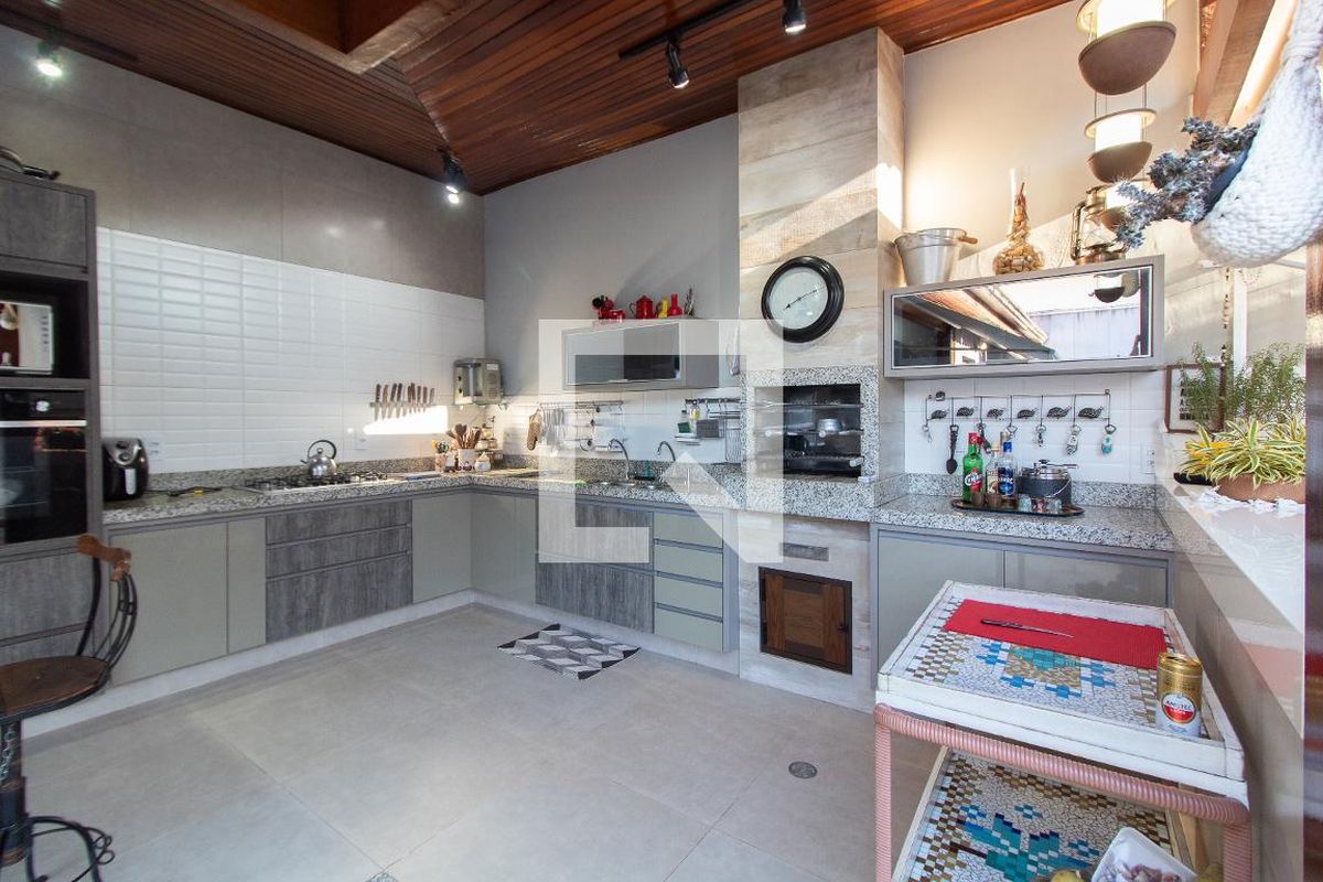 Casa à Venda - Jardim Planalto, 3 Quartos,  284 m2 em , Campinas - sp | SoloBR