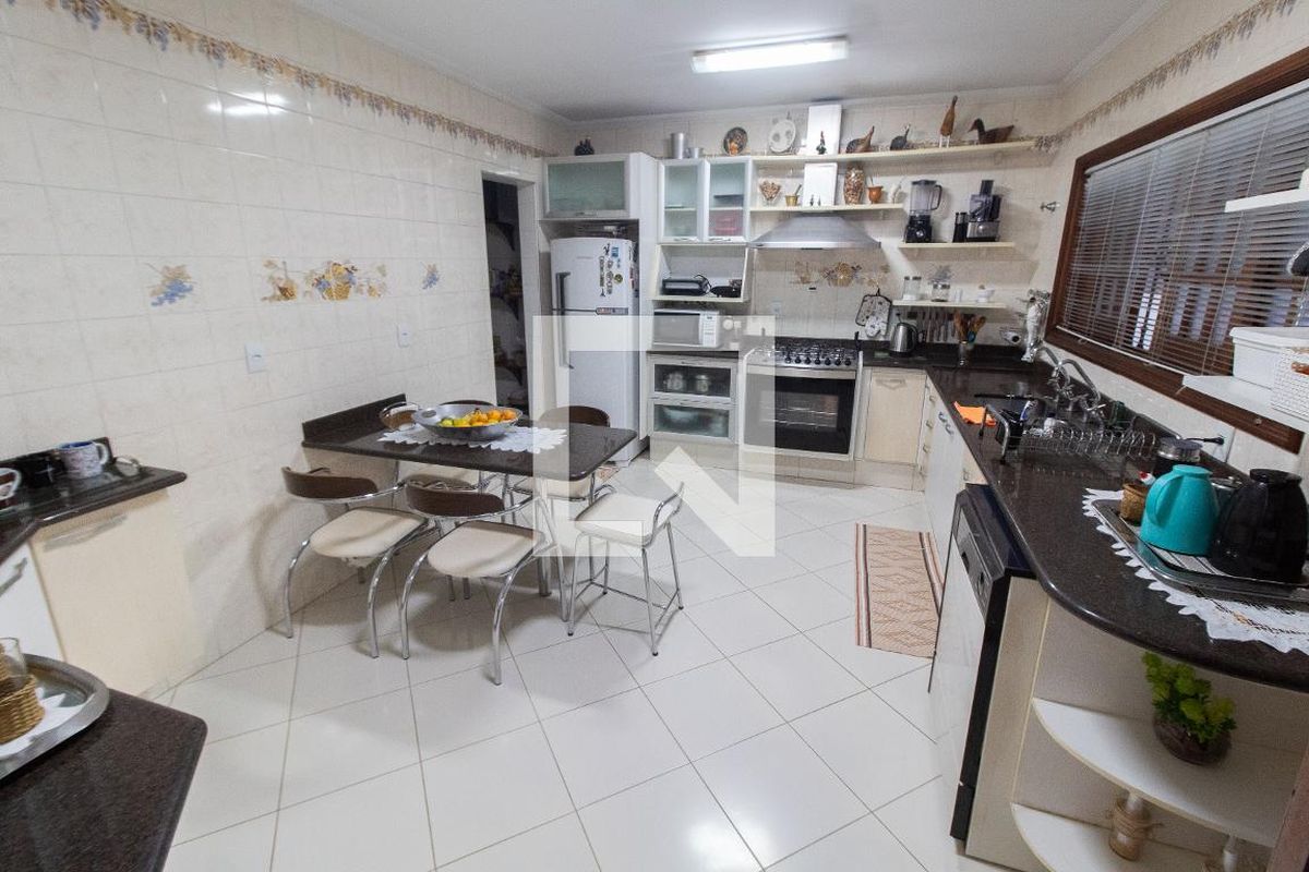 Casa à Venda - Jardim Planalto, 3 Quartos,  284 m2 em , Campinas - sp | SoloBR