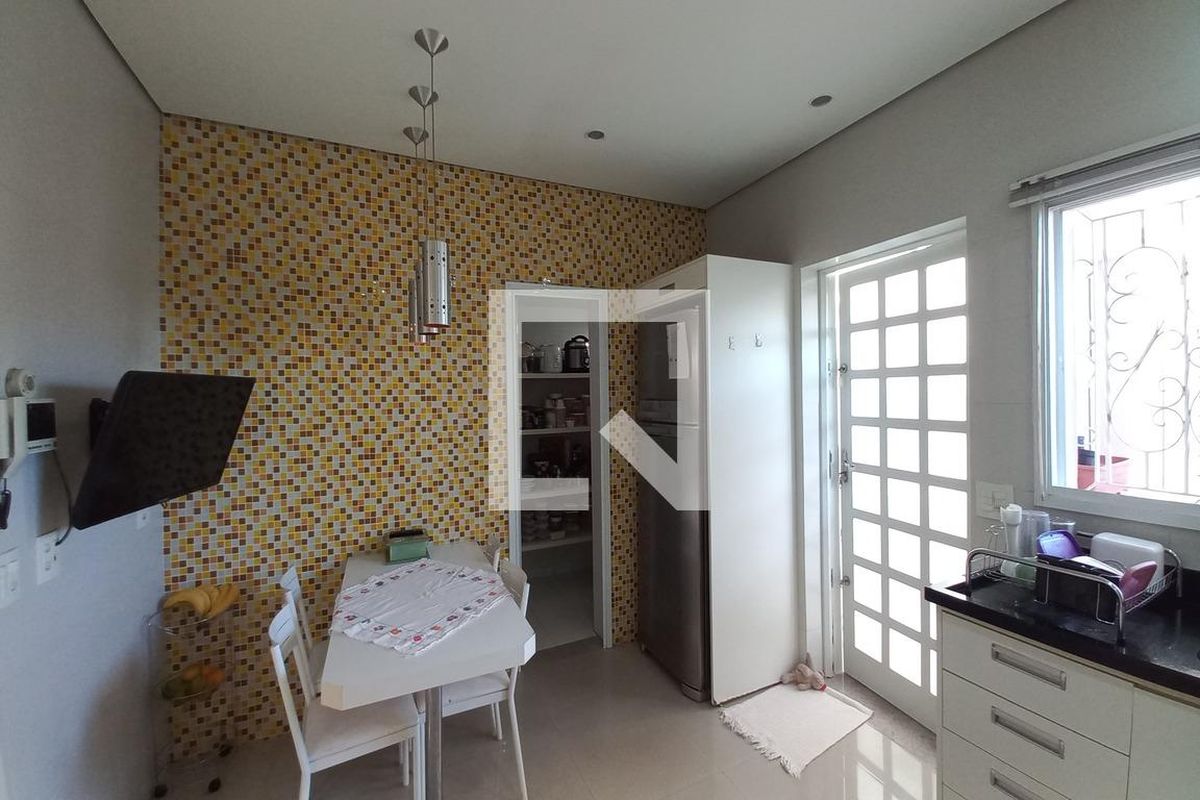 Casa à Venda - Parque Prado, 3 Quartos,  270 m2 em , Campinas - sp | SoloBR