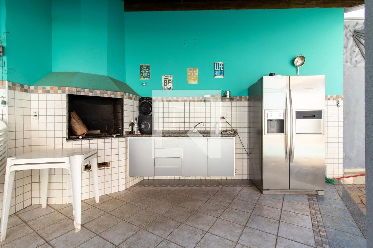 Casa à Venda - Mansões Santo Antônio, 3 Quartos,  293 m2 em , Campinas - sp | SoloBR