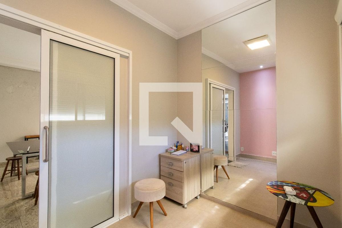 Casa à Venda - Mansões Santo Antônio, 3 Quartos,  293 m2 em , Campinas - sp | SoloBR