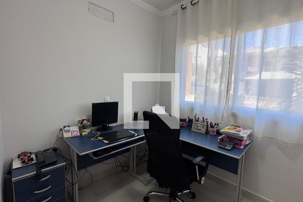 Casa à Venda - Swiss Park, 4 Quartos,  311 m2 em , Campinas - sp | SoloBR