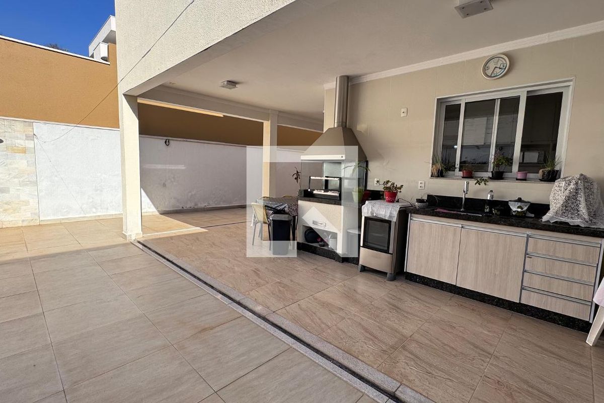 Casa à Venda - Swiss Park, 4 Quartos,  311 m2 em , Campinas - sp | SoloBR
