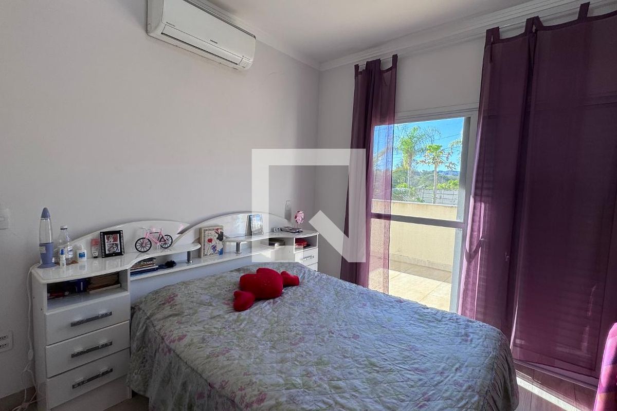 Casa à Venda - Swiss Park, 4 Quartos,  311 m2 em , Campinas - sp | SoloBR