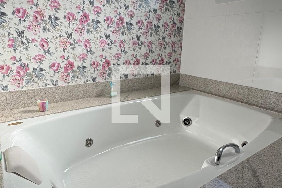 Casa à Venda - Swiss Park, 4 Quartos,  311 m2 em , Campinas - sp | SoloBR
