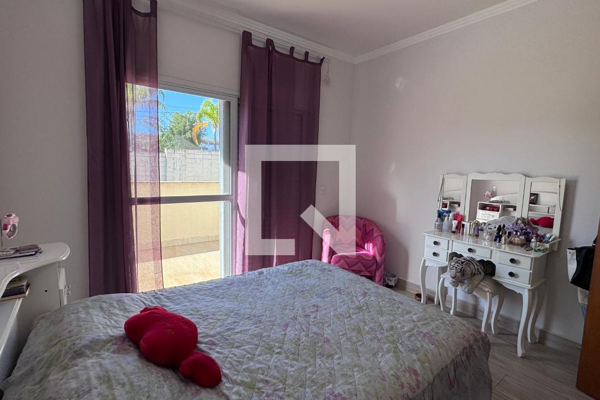 Casa à Venda - Swiss Park, 4 Quartos,  311 m2 em , Campinas - sp | SoloBR