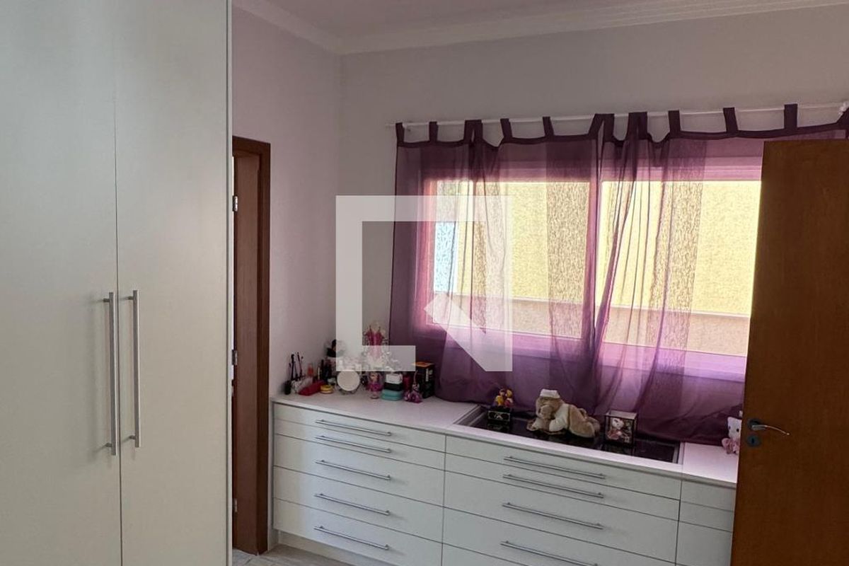 Casa à Venda - Swiss Park, 4 Quartos,  311 m2 em , Campinas - sp | SoloBR