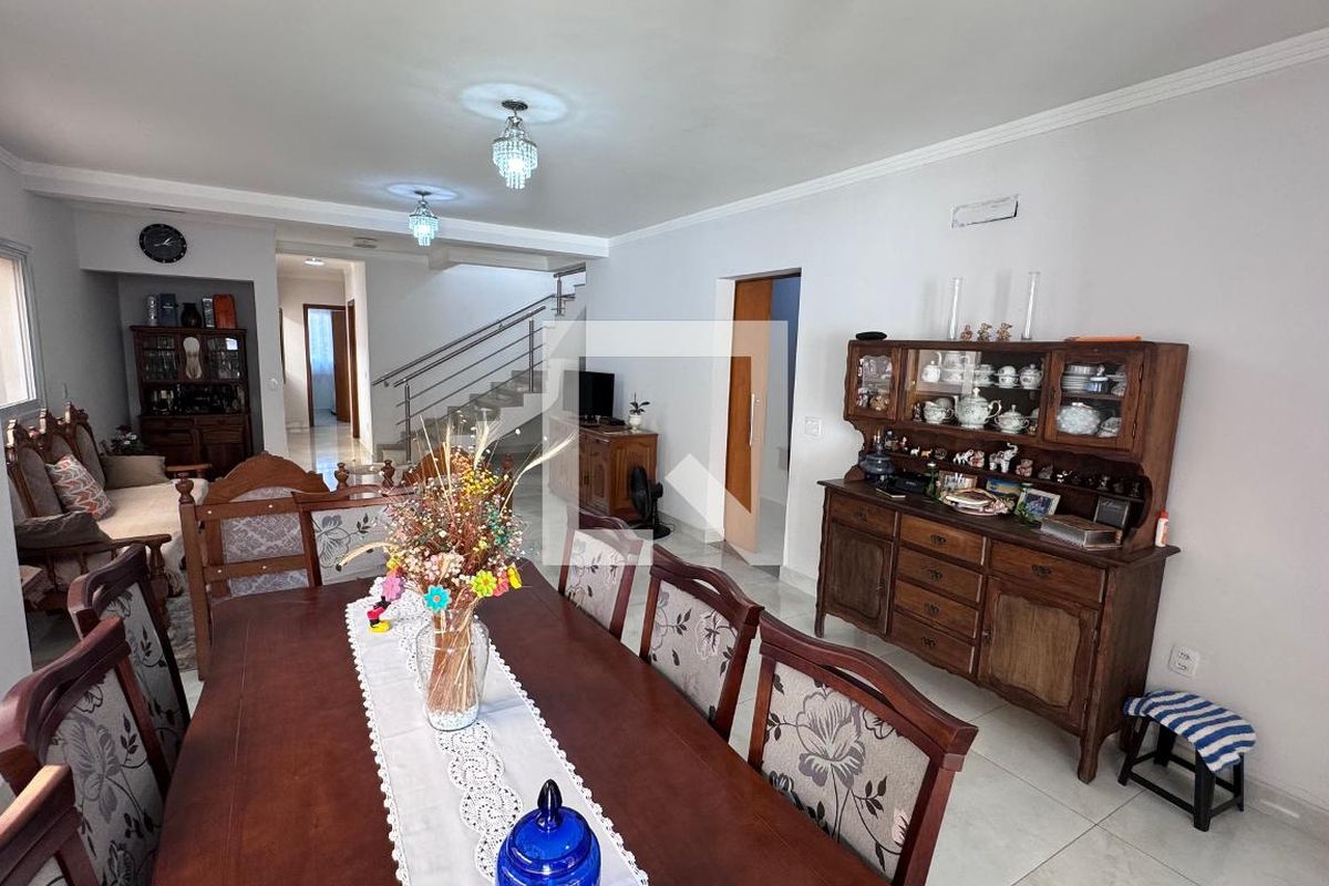 Casa à Venda - Swiss Park, 4 Quartos,  311 m2 em , Campinas - sp | SoloBR