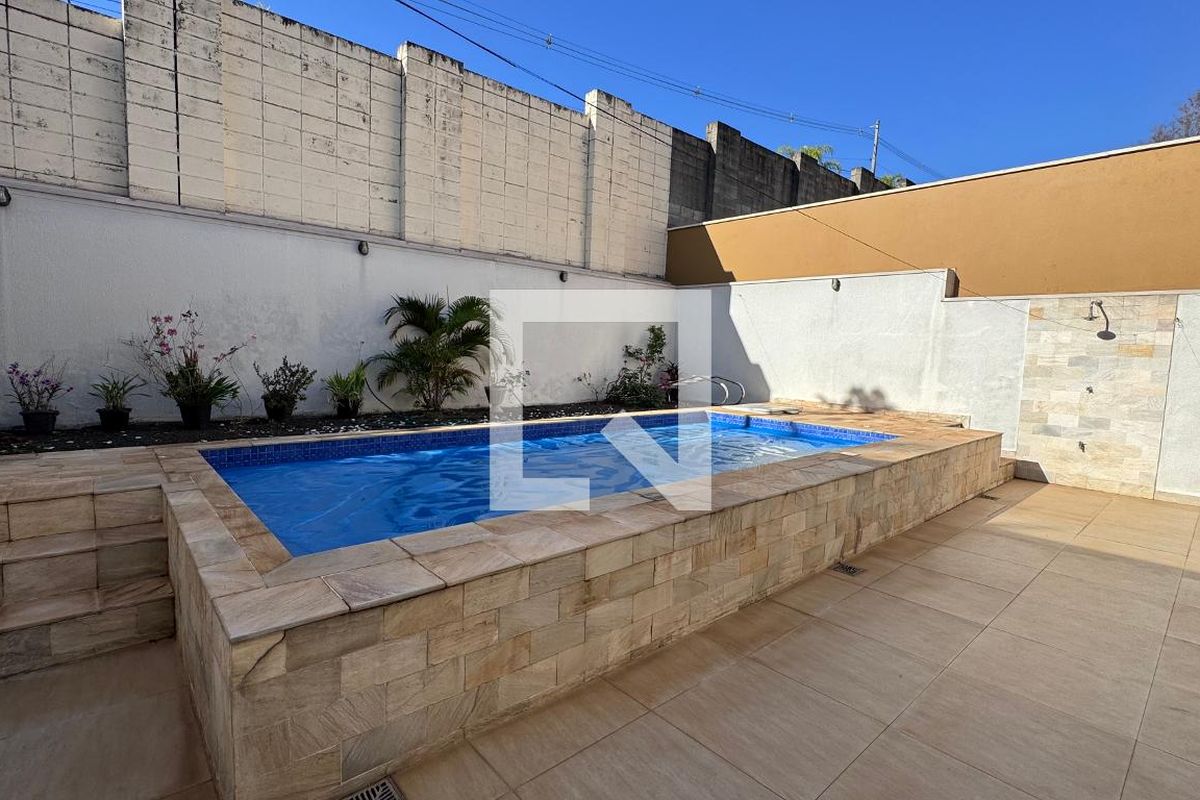 Casa à Venda - Swiss Park, 4 Quartos,  311 m2 em , Campinas - sp | SoloBR