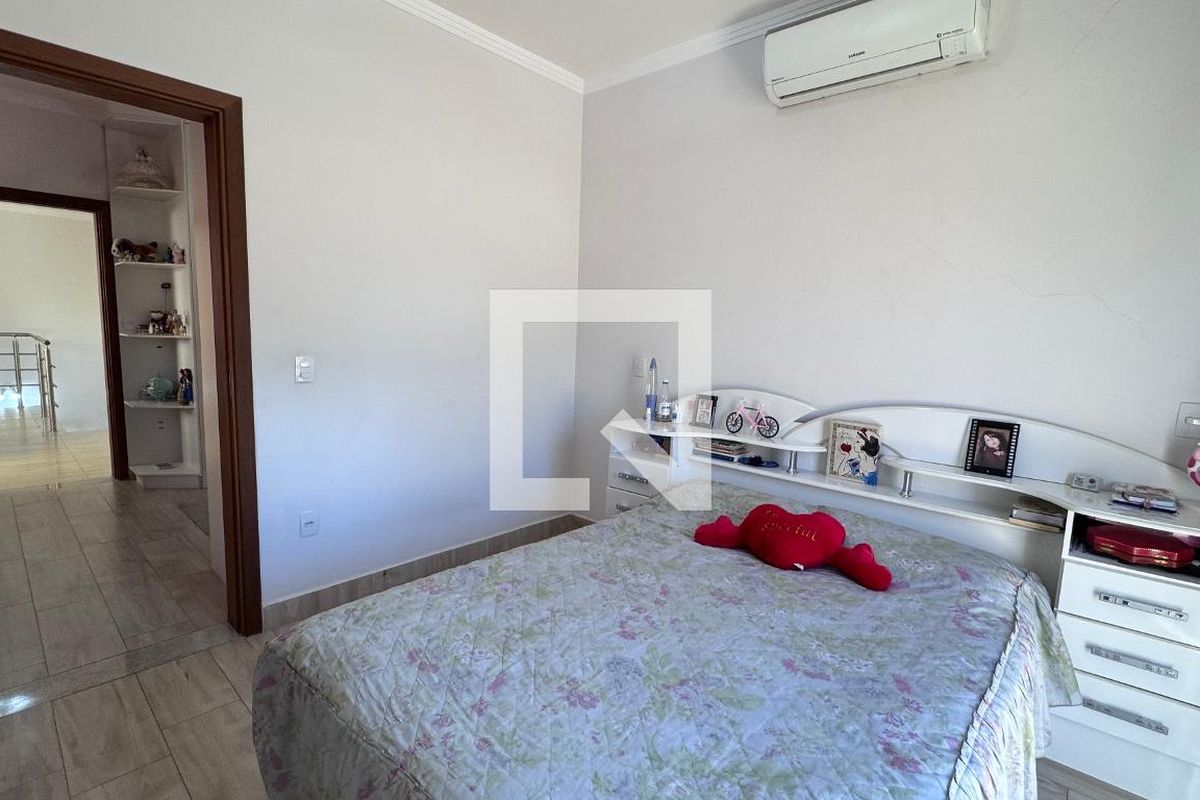 Casa à Venda - Swiss Park, 4 Quartos,  311 m2 em , Campinas - sp | SoloBR