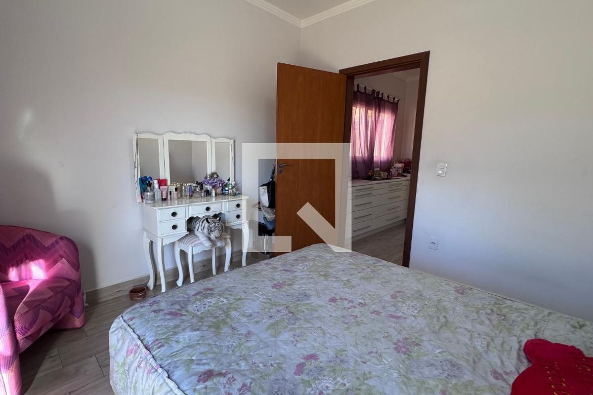Casa à Venda - Swiss Park, 4 Quartos,  311 m2 em , Campinas - sp | SoloBR