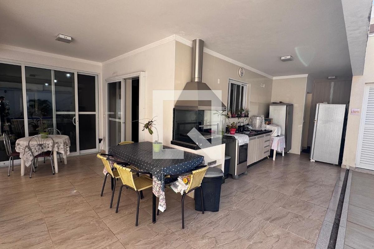 Casa à Venda - Swiss Park, 4 Quartos,  311 m2 em , Campinas - sp | SoloBR